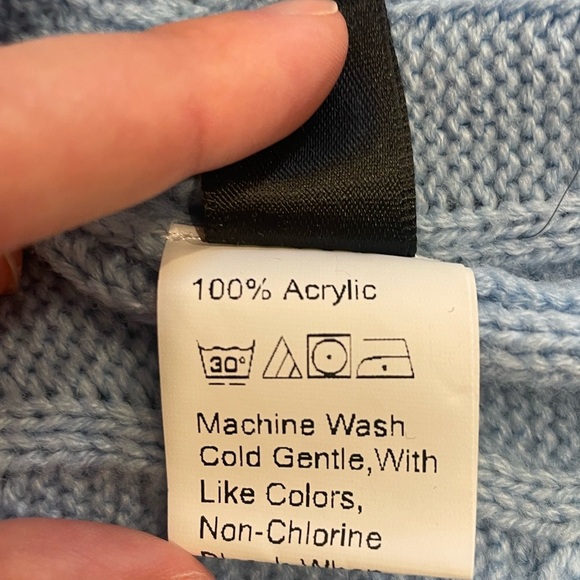 SHEIN Light Blue Cable Knit Cropped Sweater Vest - Picture 4 of 4